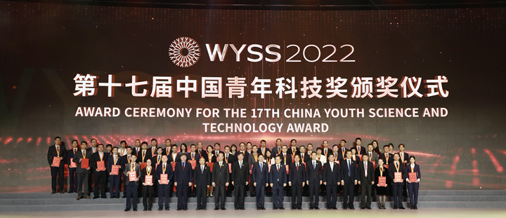 1668663218066027064.png 合影.png