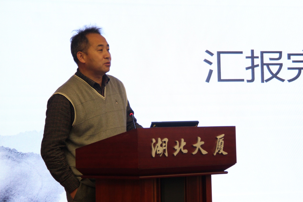 5.郭柯副主席主持颁奖仪式.jpg
