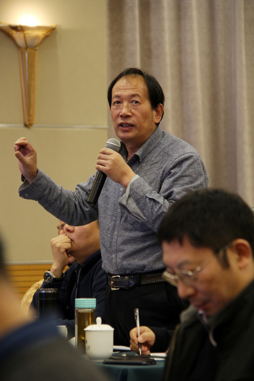 8.屈建军常务理事发言.jpg